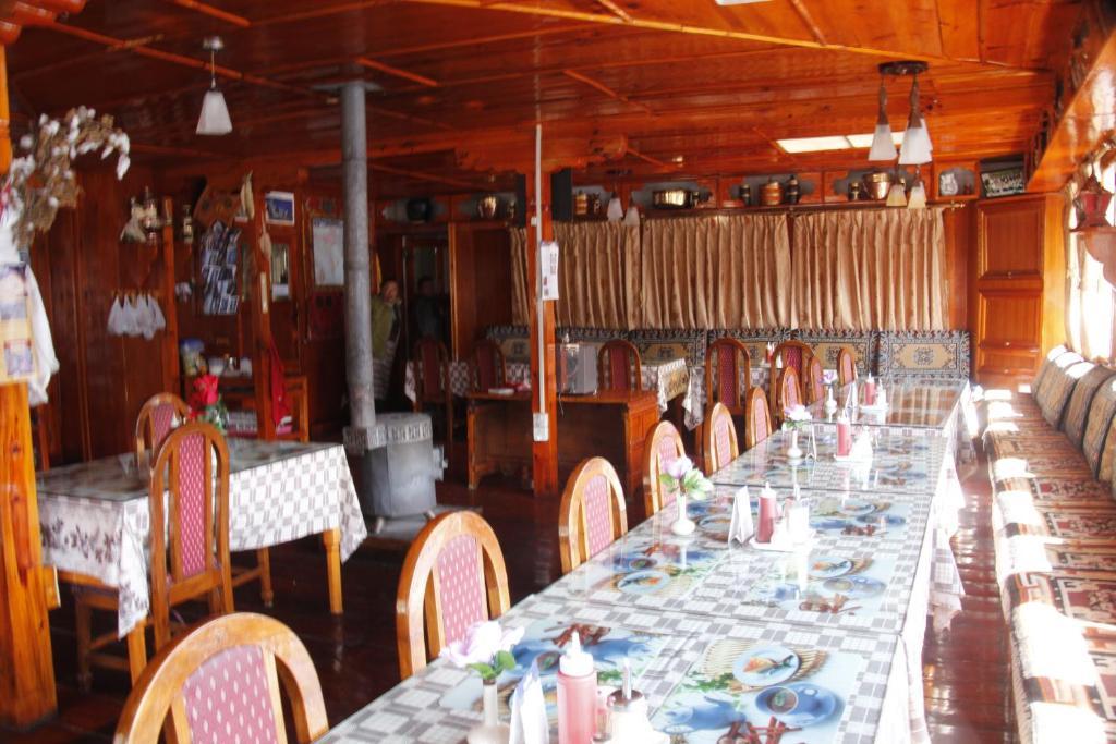 Panorama Lodge And Restaurant Namche Bazar Екстер'єр фото
